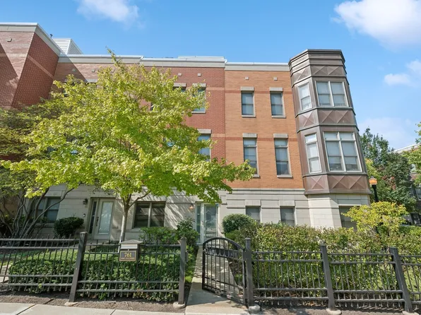 761 W 15th St, Chicago, IL 60607