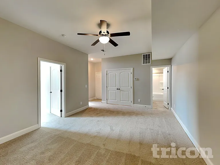 492 Woodtrace Dr — Photo 16