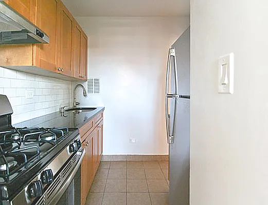 Rented by SW Queens Mezzanine | media 8