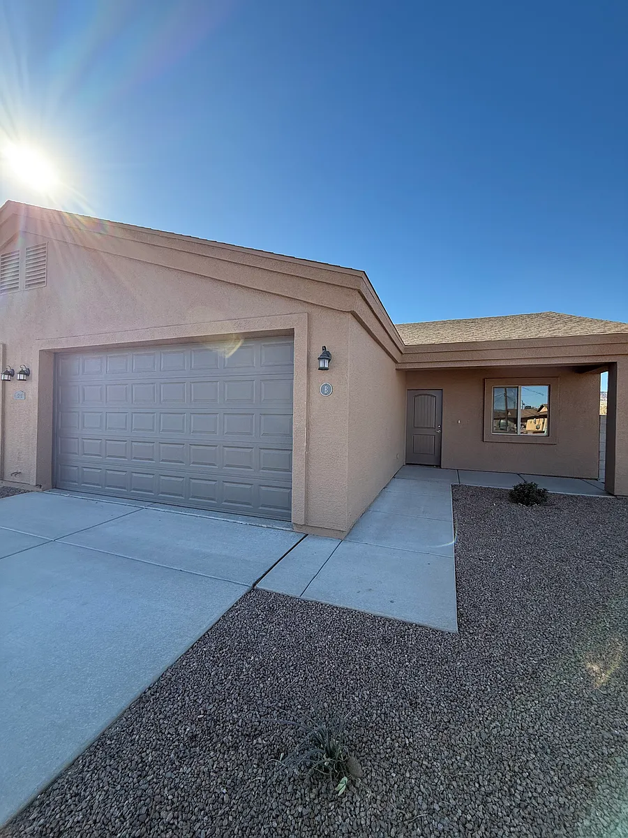 Building Photo - 3847 Irving St #A & B