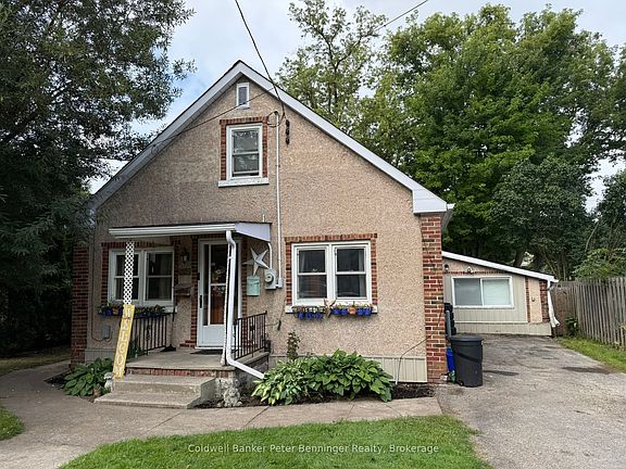 2nd image of 552 11th Ave