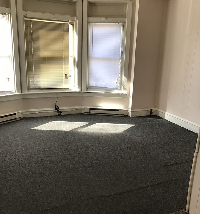 2nd image of 121-123 N 9th St #2