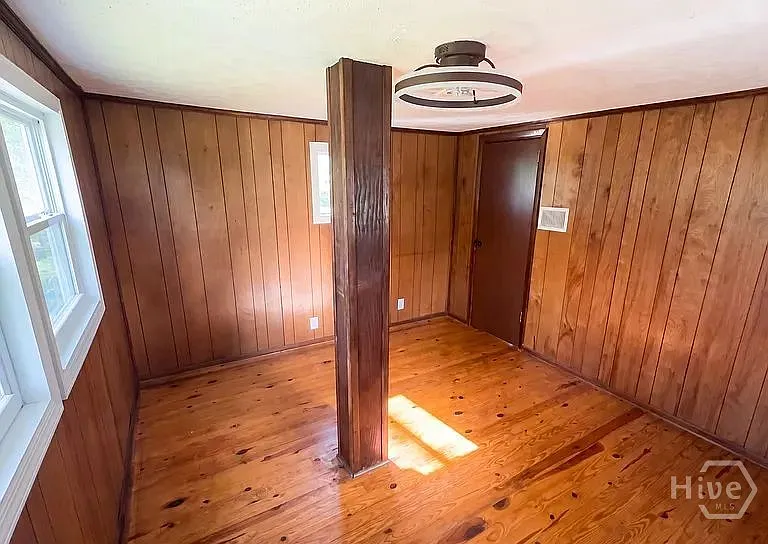 93 Charlie Smith Dr — Photo 1