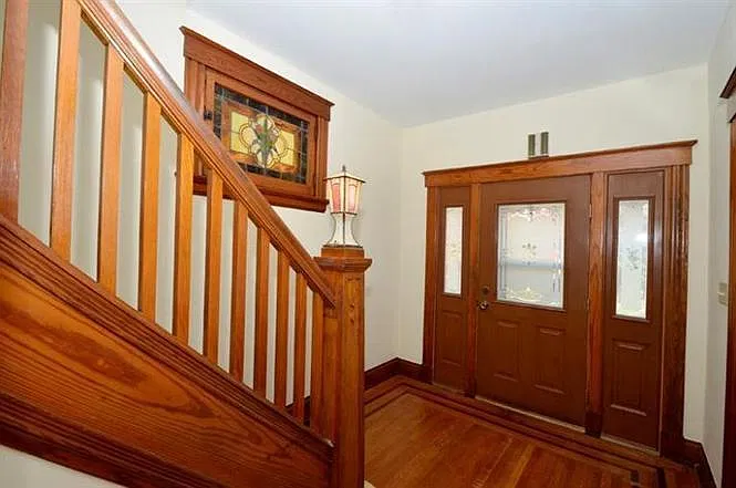 2454 Fairview Ave — Photo 2