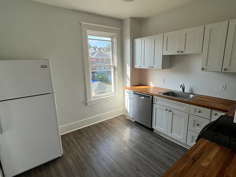 3255 Pinehurst Ave #2 — Photo 5