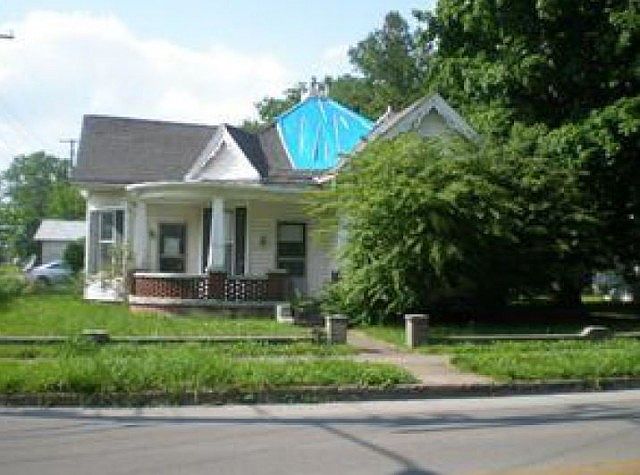 1st image of 323 E 1st St