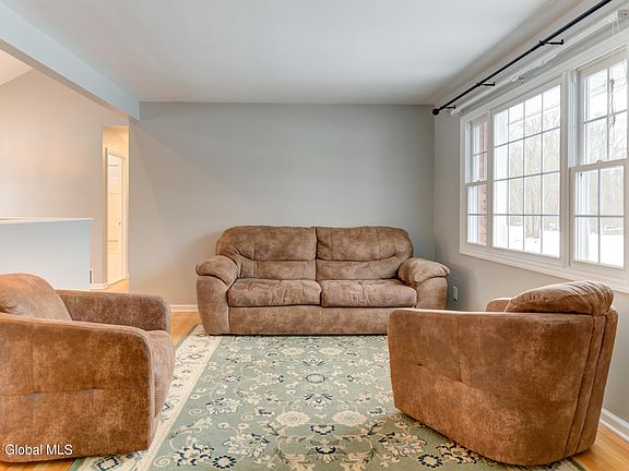 4th image of 14 Midland Avenue