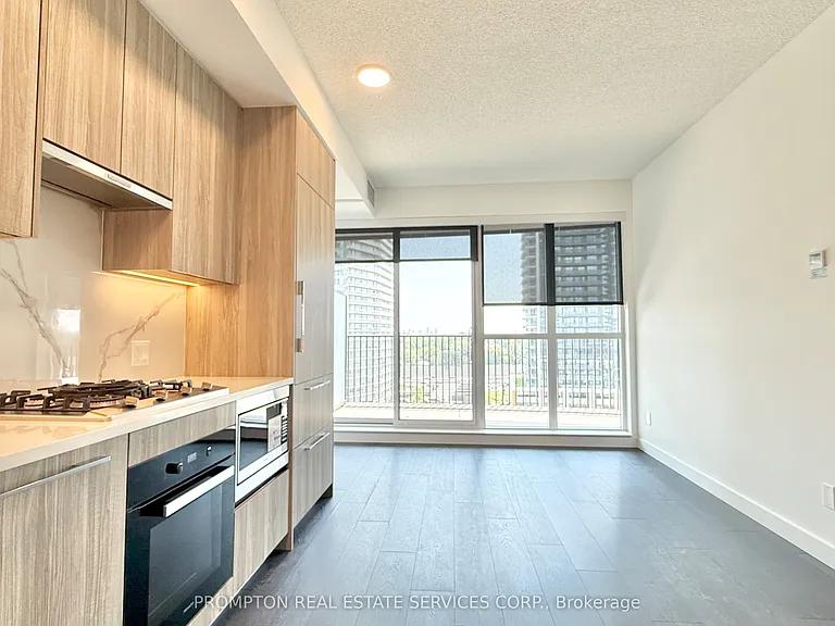 68 Esther Shiner Blvd #916 — Photo 6