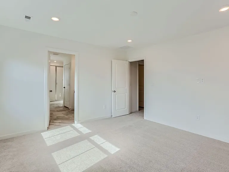 1991 S Fultondale Ct — Photo 16