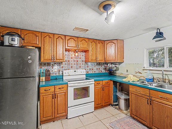 3rd image of 3390 LANNIE Road