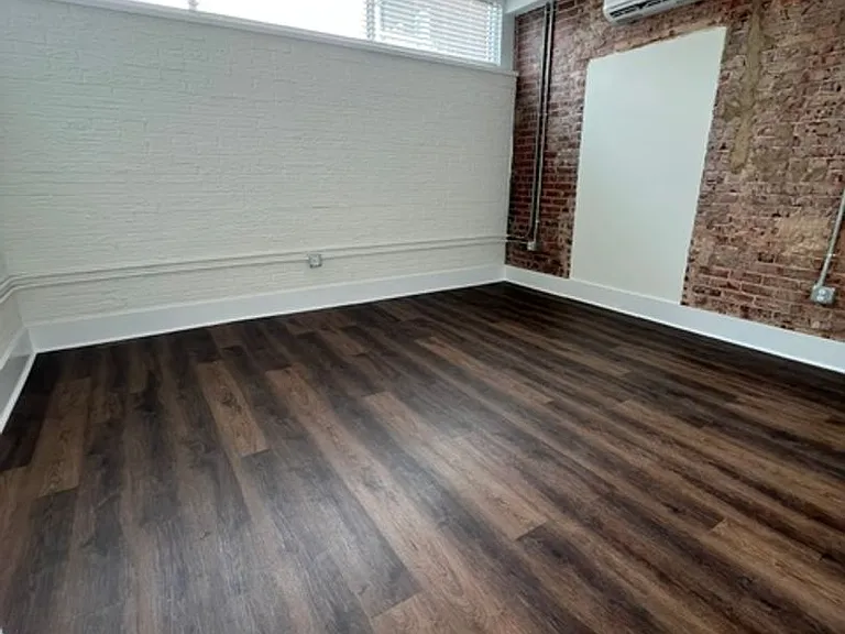 114 Nassau Pl — Photo 27