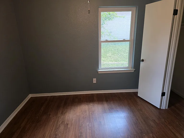 216 Spur Dr — Photo 6
