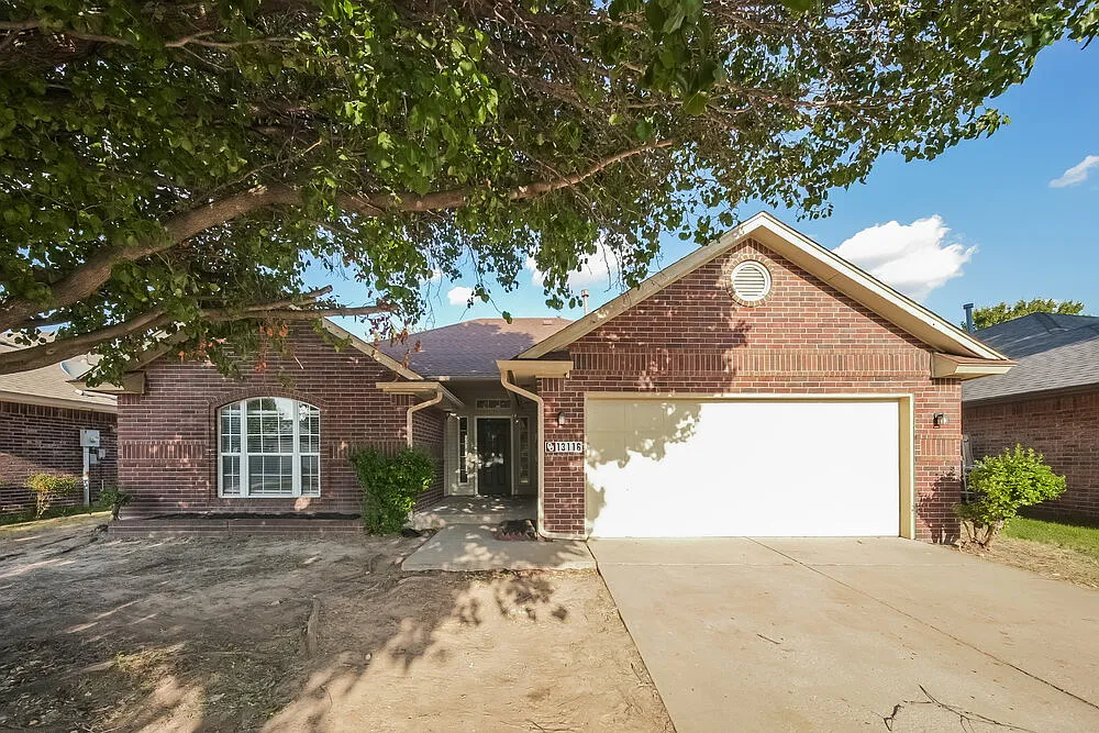 3 bed, 2.0 bath, 1269 sqft, $1,630 — Photo 1
