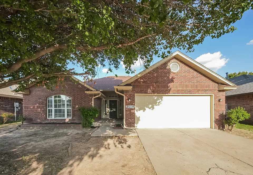 13116 Mapleleaf Dr