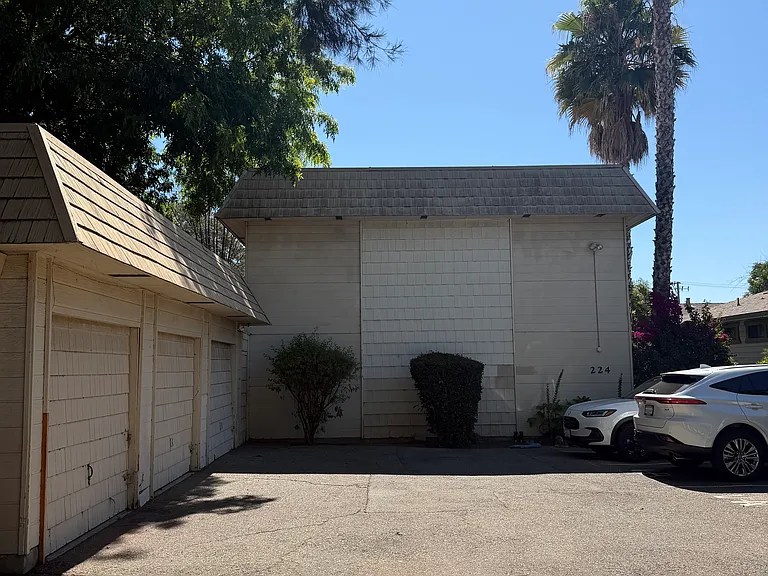 224 N Central Ave #A — Photo 2