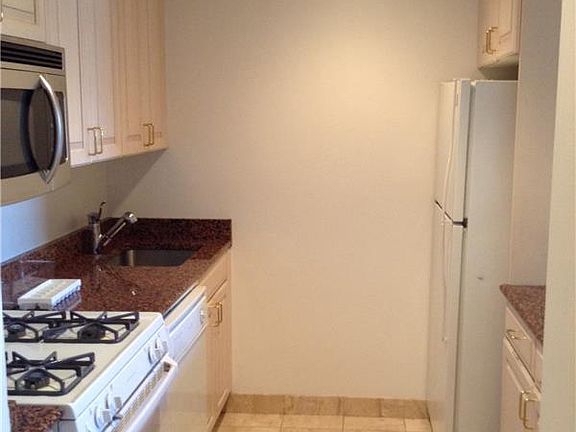 5th image of 253-263 W 73rd St #10H