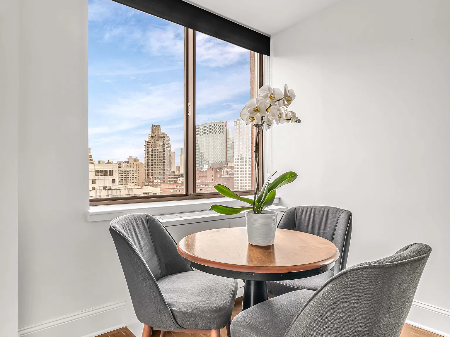 300 East 64th Street — Photo 2