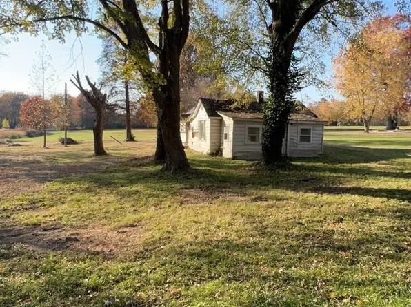 1277 Winery Rd, West Frankfort, IL 62896