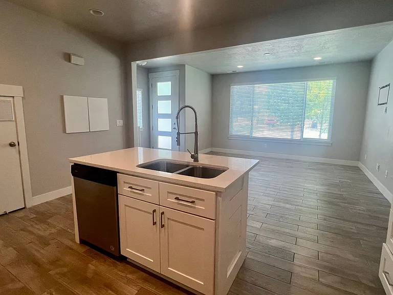 1732 W Thira Ln — Photo 8