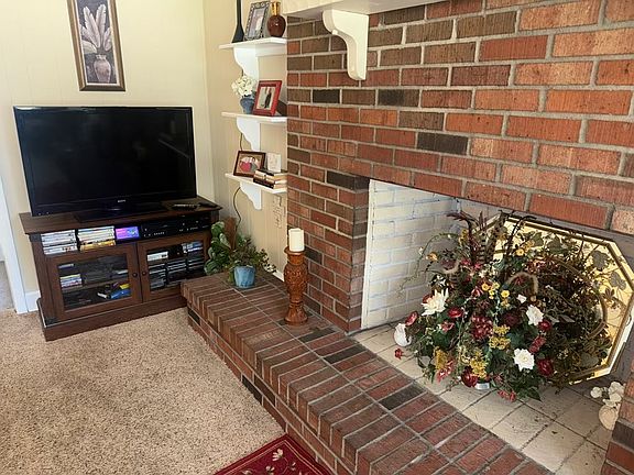 5th image of 2032 Woodland Dr