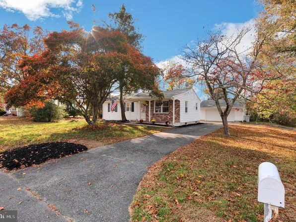 746 Becker Dr, Vineland, NJ 08361