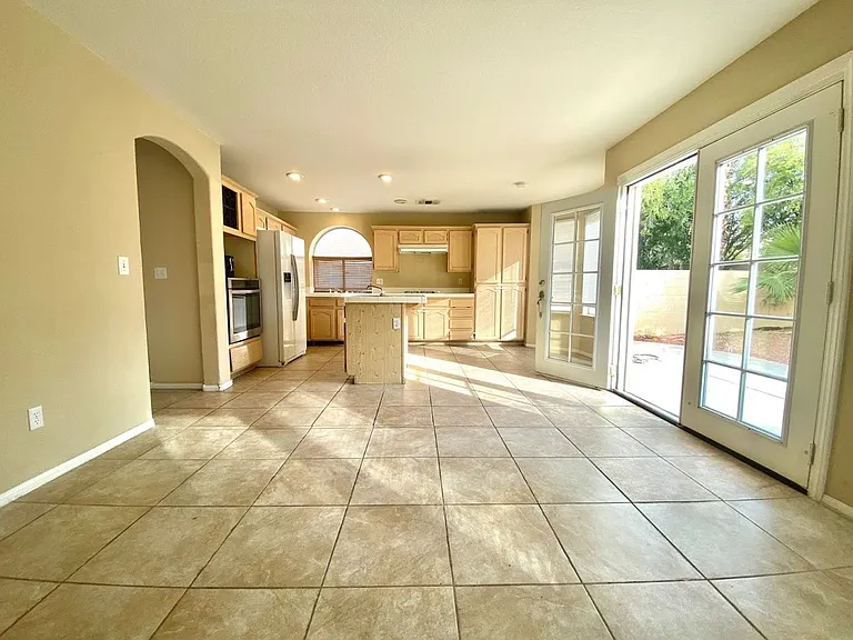 8009 Dover Shores Ave — Photo 13