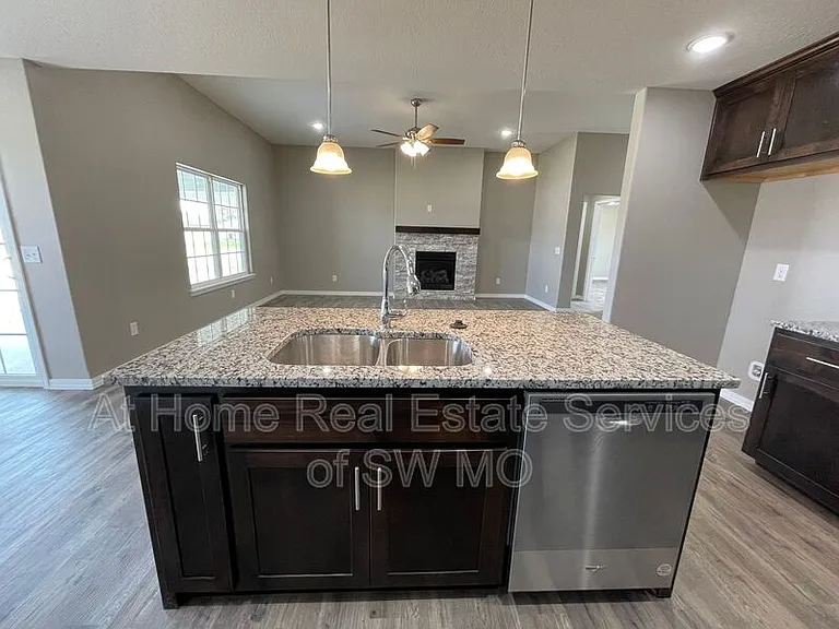 327 Forest Hollow St — Photo 8