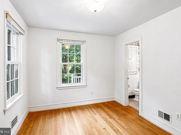5th image of 10519 Deneane Rd