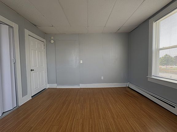 3rd image of 69 Lincoln St #14