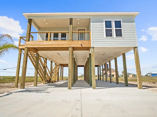 632 Northwest Drive, Rockport, TX 78382