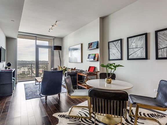 5th image of 405 N Lamar Blvd #1304