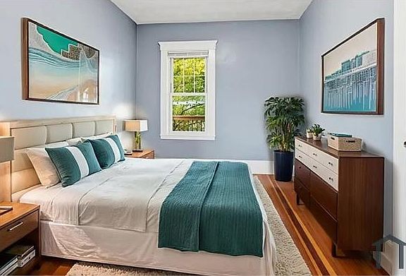 4th image of 20 Leslie St #3