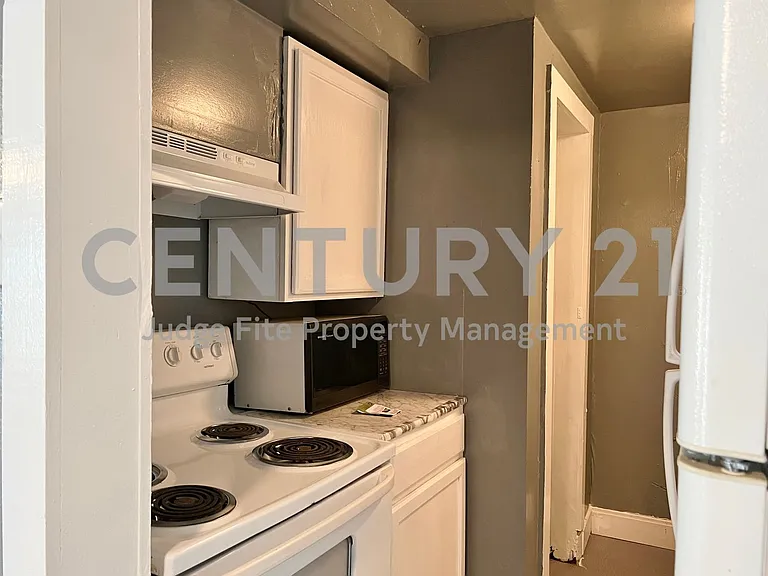 305 S Preston St #B — Photo 6