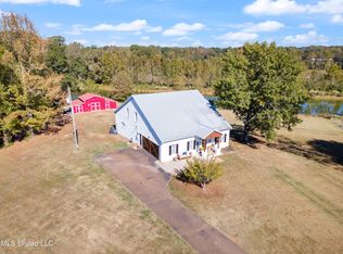 1976 Rader Creek Rd, Sarah, MS 38665