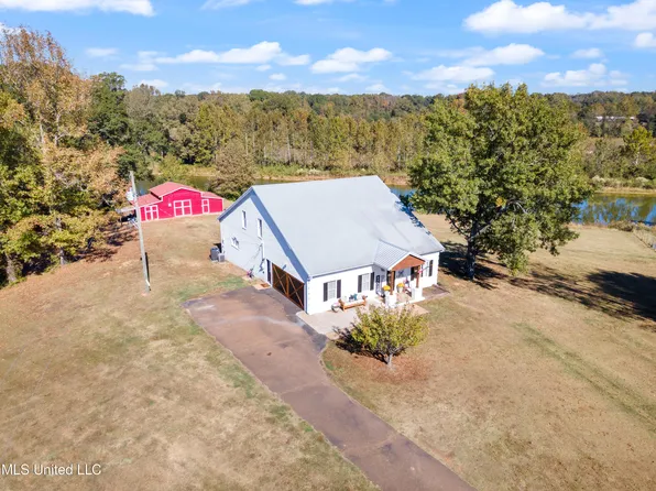 1976 Rader Creek Rd, Sarah, MS 38665