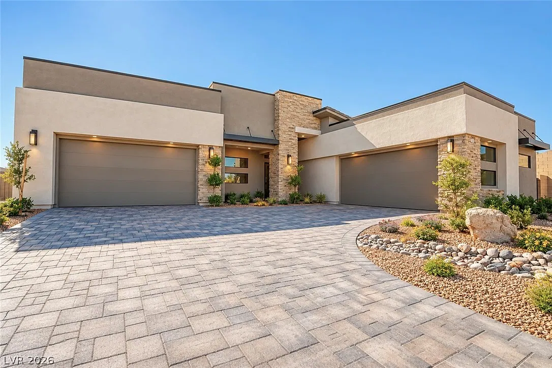 4 bed, 3.5 bath, 4210 sqft, $6,540 — Photo 1