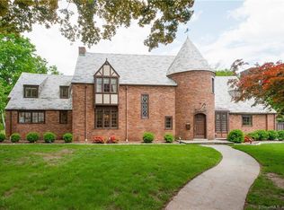 24 Sulgrave Rd, West Hartford, CT 06107