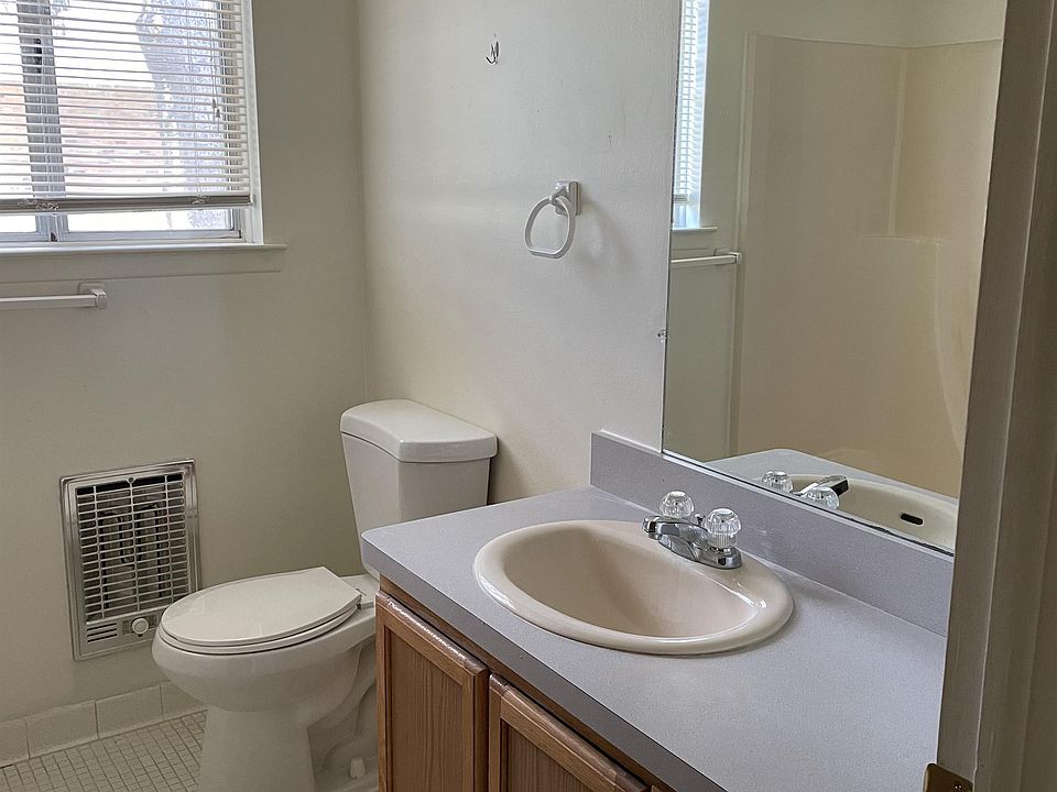 Pinckney Apartments 24 220 Park St Pinckney MI Zillow