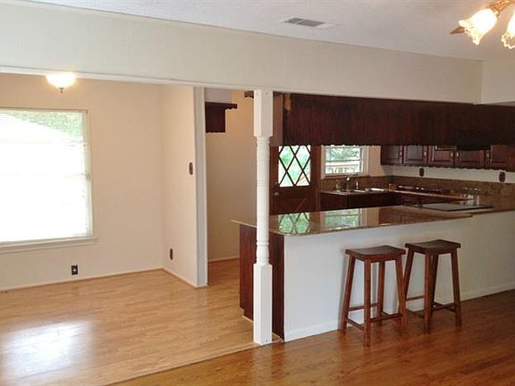 3rd image of 3709 Bolivar Dr