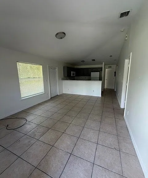 627 Meadow Rd — Photo 3
