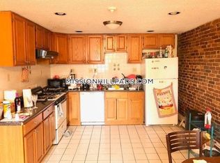 22 S Huntington Ave #1A, Jamaica Plain, MA 02130