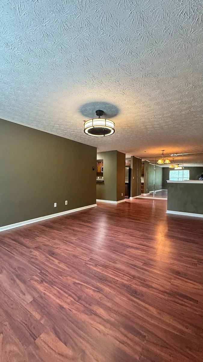 Building Photo - 13304 Fairington Ridge Cir