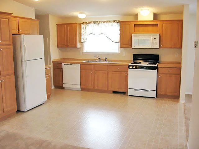 2nd image of 38074 Cordon Ct
