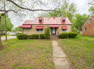 520 Virginia Ave, Chase City, VA 23924