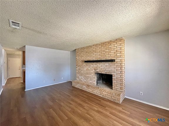 3rd image of 3010 Trenton Dr