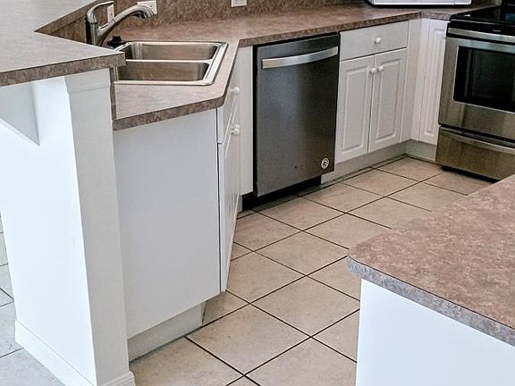 5th image of 2609 SW 18th Ave