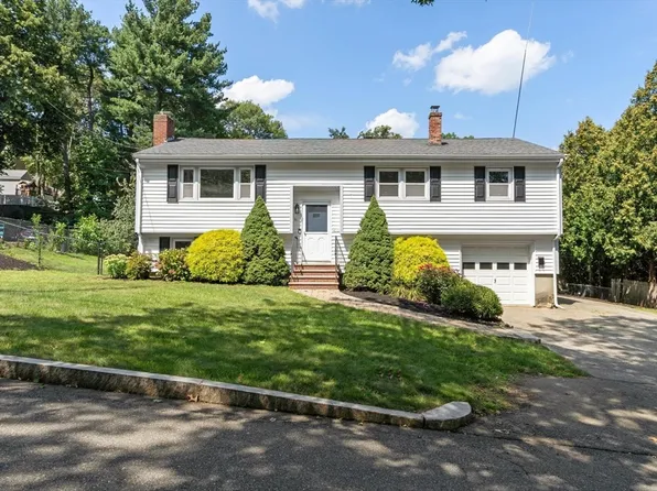7 Locust St, Reading, MA 01867