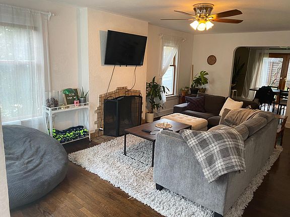 Another version of the living room setup