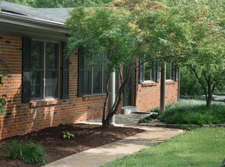 706 Engelton Dr, Saint Louis, MO 63132