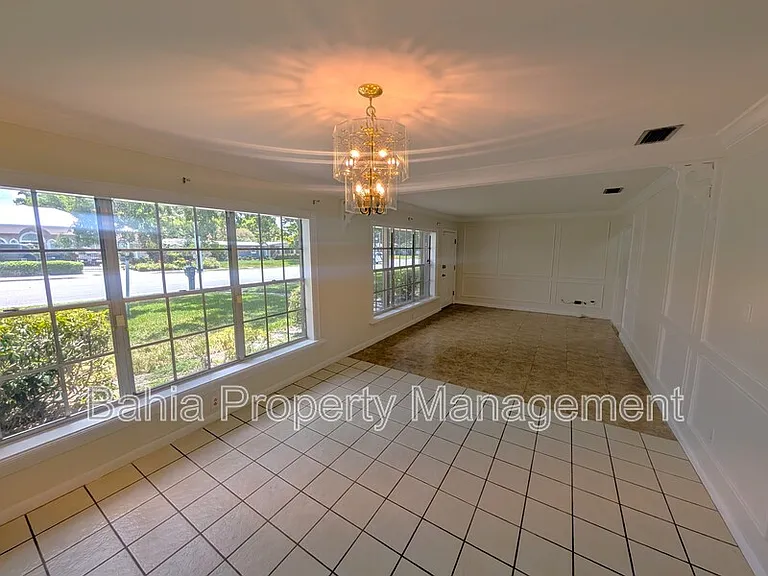 808 N Macdill Ave — Photo 4